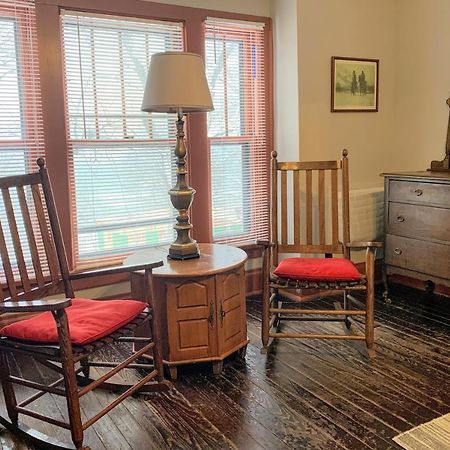 Lakeside Inn Ngoại thất bức ảnh