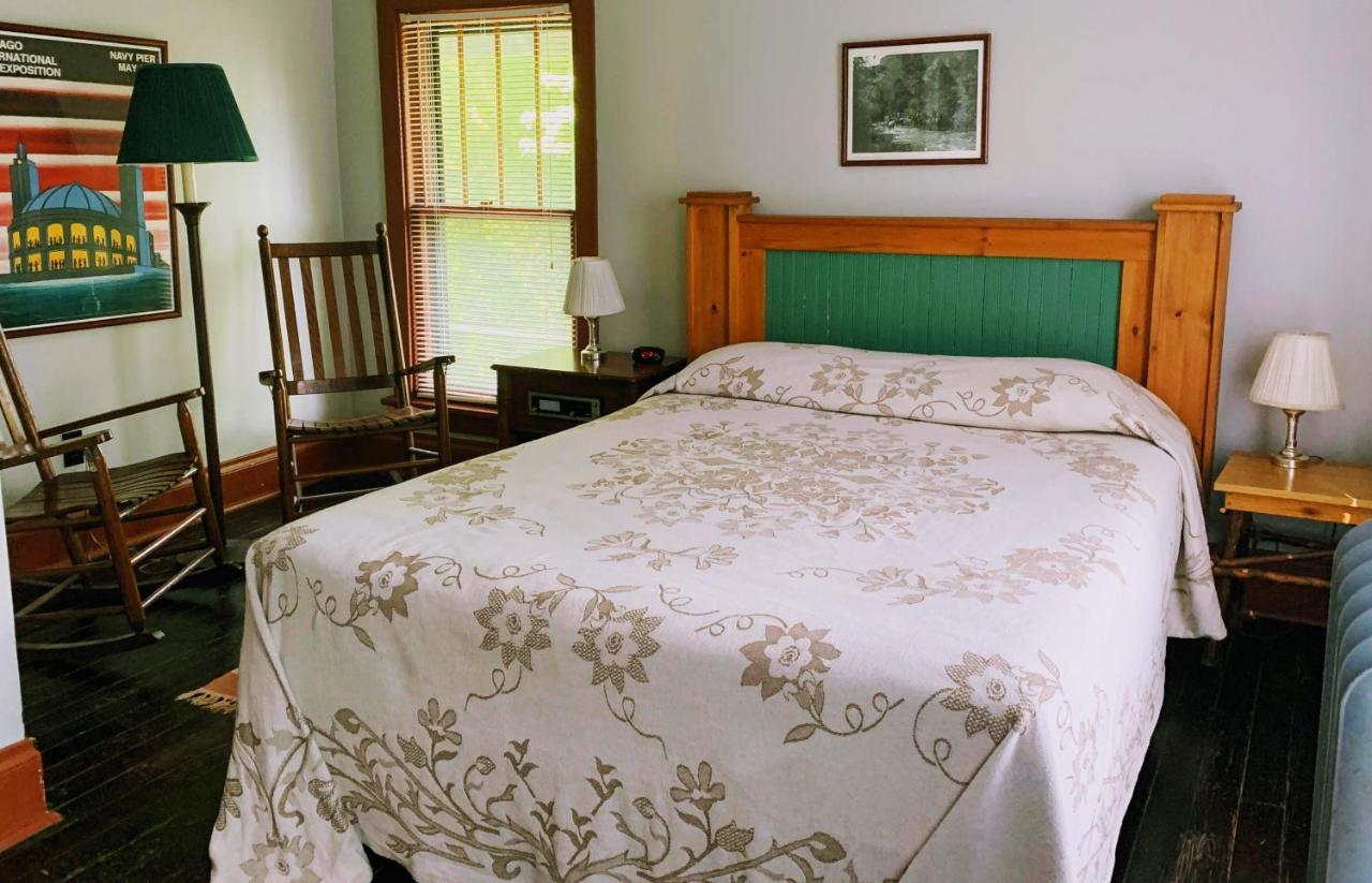 Lakeside Inn Ngoại thất bức ảnh
