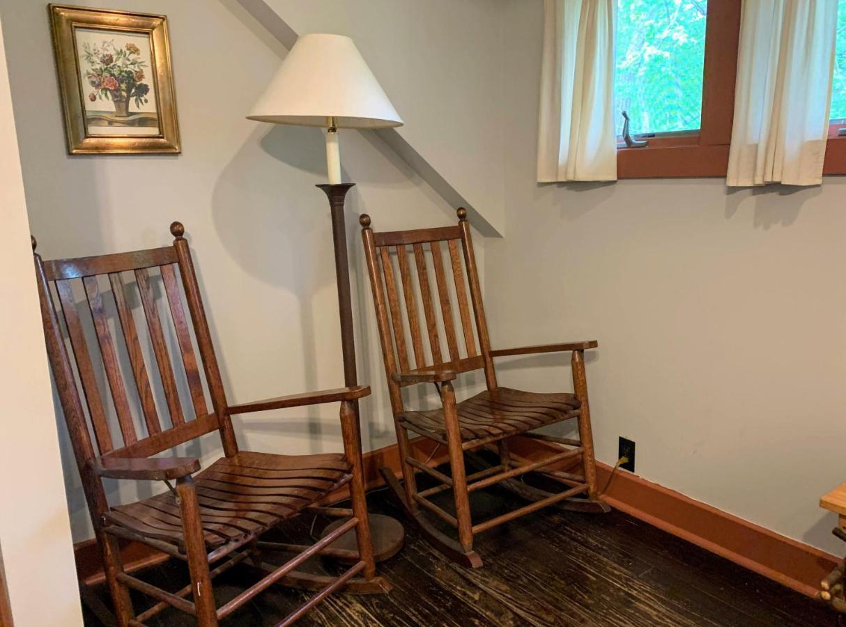 Lakeside Inn Ngoại thất bức ảnh