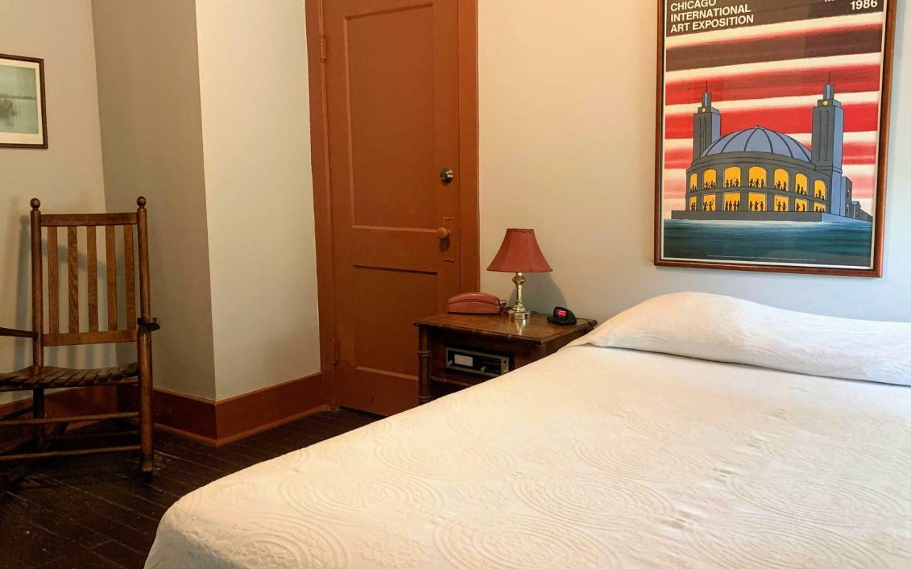 Lakeside Inn Ngoại thất bức ảnh